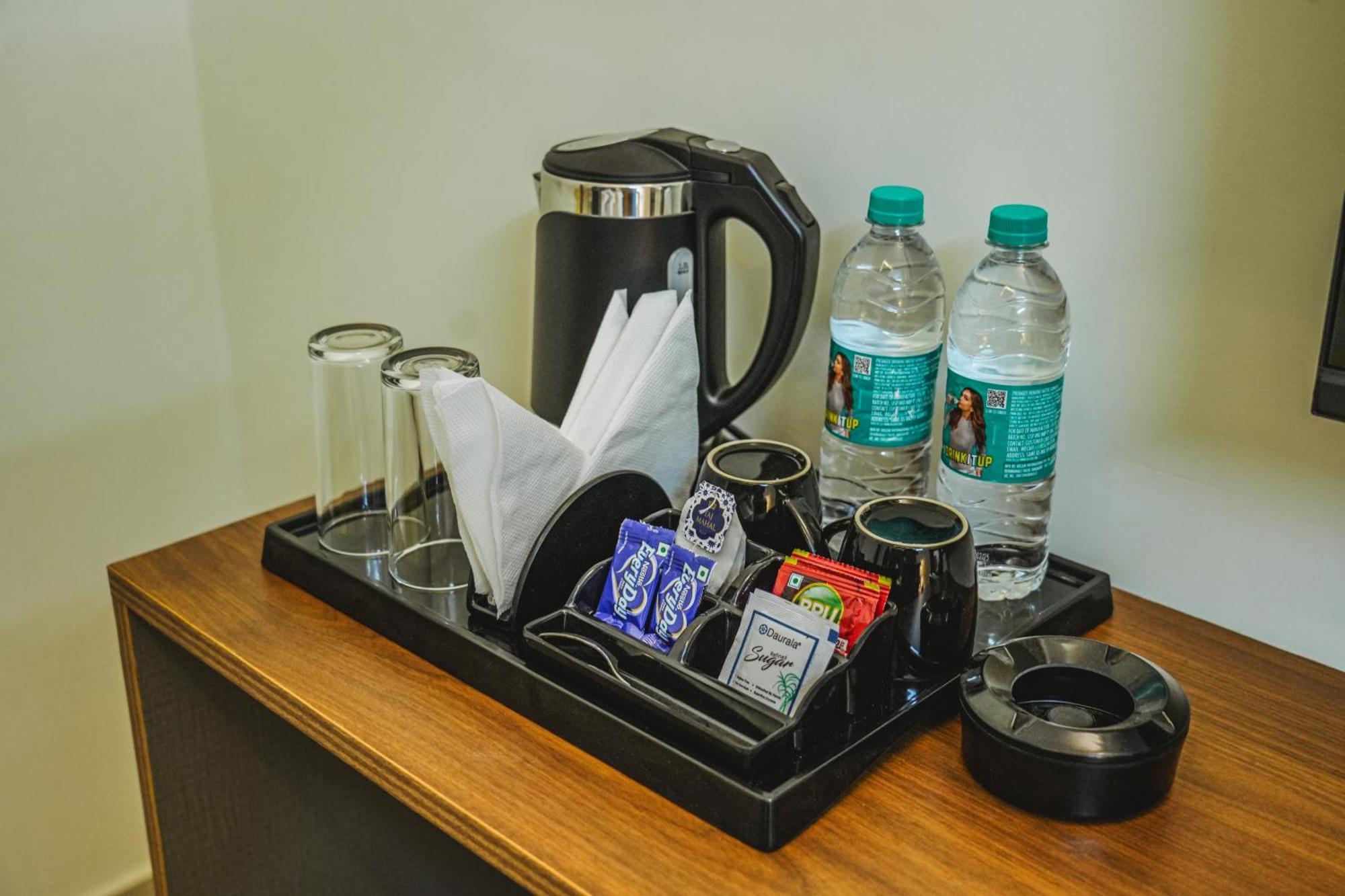 Merry Luxe Near Kempegowda International Airport Hotel Settahalasur